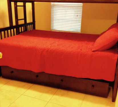 4th bedroom w/ queen/twin bunk plus trundle bed